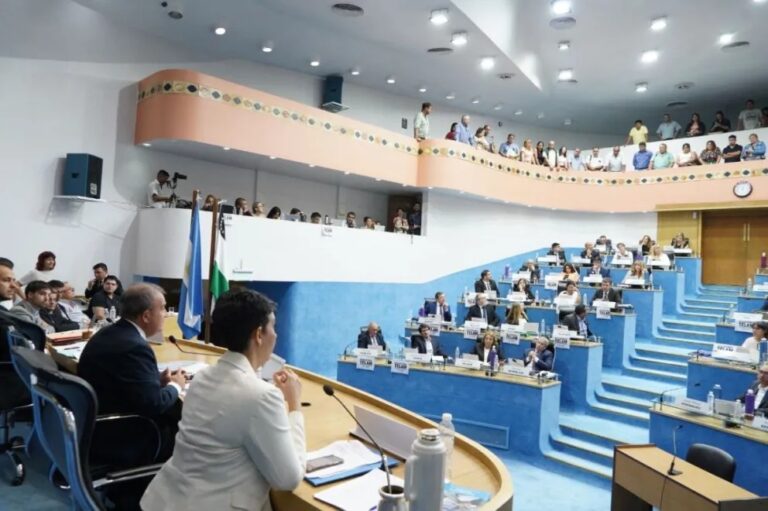 Iud «queremos hacer autosustentable Aguas Rionegrinas” Iud «queremos hacer autosustentable Aguas Rionegrinas”