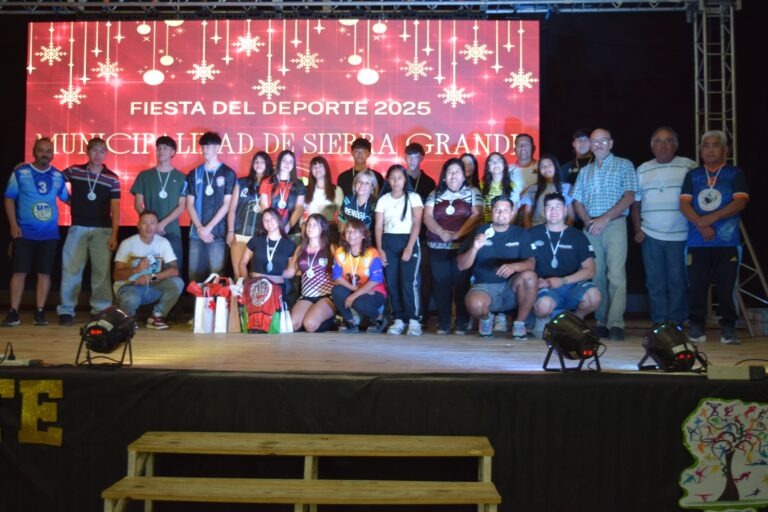 La Fiesta del Deporte 2025 se llevó a cabo como un evento central para reconocer y poner en valor el trabajo, la dedicación y el compromiso de los y las deportistas que representaron a nuestra comunidad a lo largo del año. La Fiesta del Deporte 2025 se llevó a cabo como un evento central para reconocer y poner en valor el trabajo, la dedicación y el compromiso de los y las deportistas que representaron a nuestra comunidad a lo largo del año.