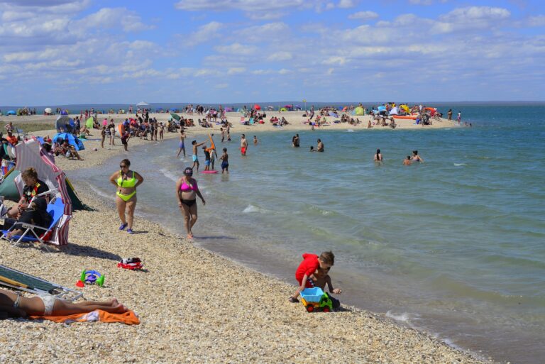 Turismo diverso y perfil gasolero marcan la temporada en Puerto del Este Turismo diverso y perfil gasolero marcan la temporada en Puerto del Este