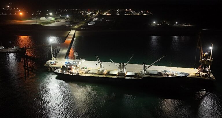 El puerto de San Antonio Este inició su calendario exportador sin cambios en su estructura operativa El puerto de San Antonio Este inició su calendario exportador sin cambios en su estructura operativa