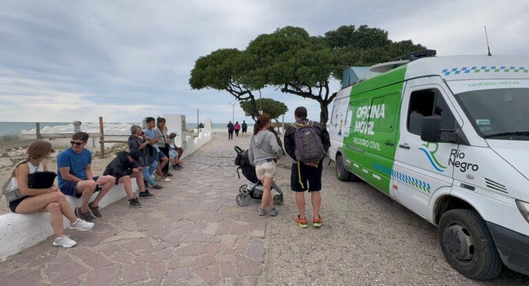 El Registro Civil Móvil realizó más de 400 trámites en operativo de verano El Registro Civil Móvil realizó más de 400 trámites en operativo de verano