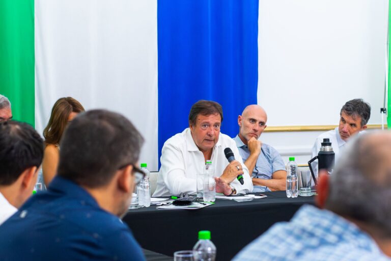 Río Negro recibió de la israelí Mekorot el Plan Maestro para el Sector Hídrico Río Negro recibió de la israelí Mekorot el Plan Maestro para el Sector Hídrico