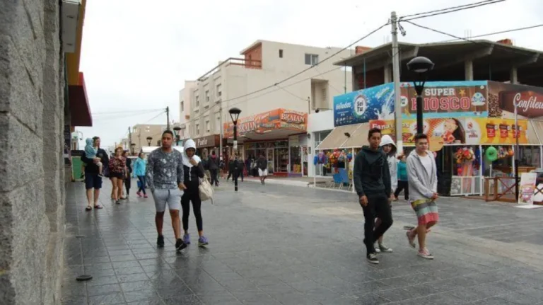 El mal clima no detiene a Las Grutas: alternativas para disfrutar incluso cuando la playa no acompaña