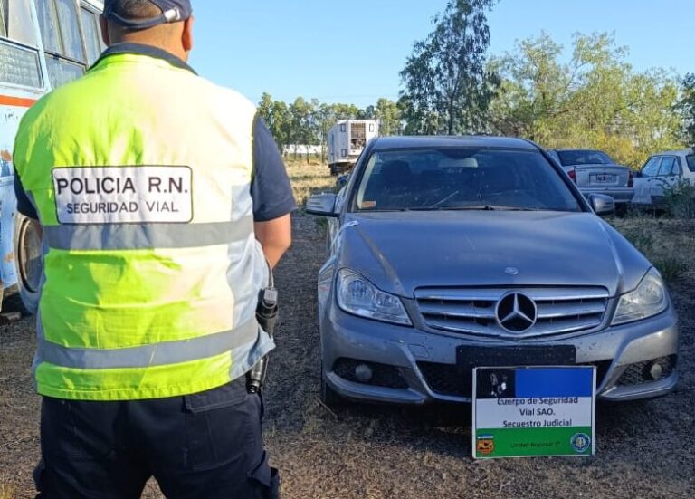 Las Grutas: secuestran vehículo y cédula apócrifa durante un control vehicular Las Grutas: secuestran vehículo y cédula apócrifa durante un control vehicular