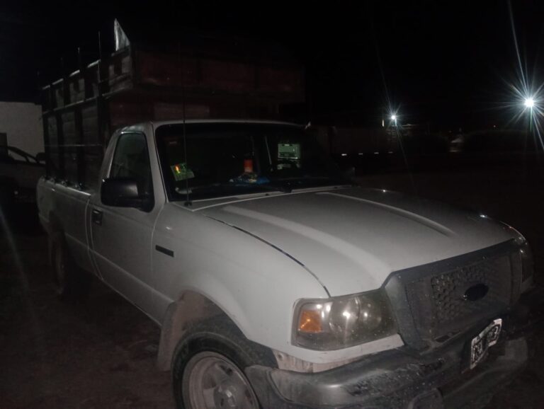 Valcheta: interceptaron a un conductor alcoholizado que chocó un poste de alumbrado público Valcheta: interceptaron a un conductor alcoholizado que chocó un poste de alumbrado público