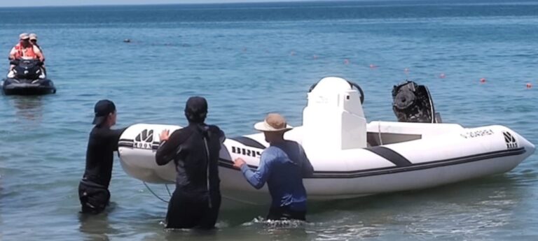 Incendio controlado en motor de una embarcación frente a la Segunda Bajada de Las Grutas Incendio controlado en motor de una embarcación frente a la Segunda Bajada de Las Grutas