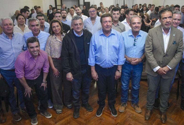 Vaca Muerta llega a la costa sanantoniense: una década de obras y puestos de trabajo en el sector energético Vaca Muerta llega a la costa sanantoniense: una década de obras y puestos de trabajo en el sector energético