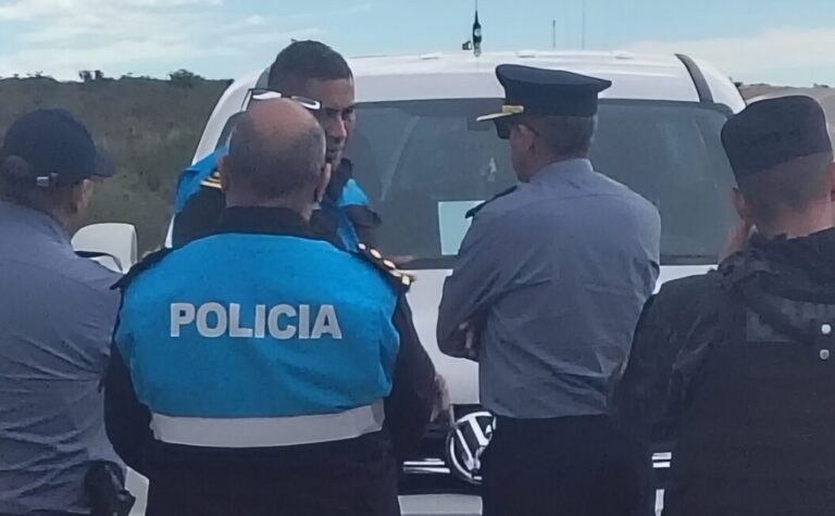 Sierra Grande: intensa búsqueda de un prófugo tras un operativo conjunto entre Río Negro y Chubut Sierra Grande: intensa búsqueda de un prófugo tras un operativo conjunto entre Río Negro y Chubut