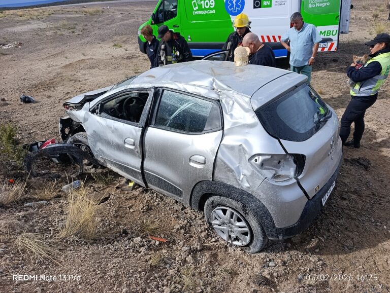 Una mujer resultó herida tras volcar con su vehículo en la Ruta Provincial 2 Una mujer resultó herida tras volcar con su vehículo en la Ruta Provincial 2